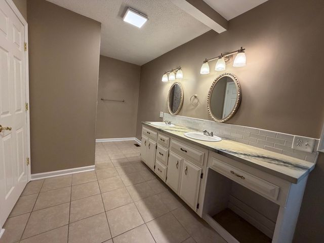 188 Rolling Acres Drive, Frankfort, KY 40601