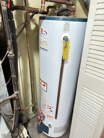 2194 Santom Road E, Stow, OH 44224