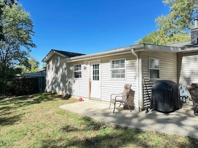 2194 Santom Road E, Stow, OH 44224