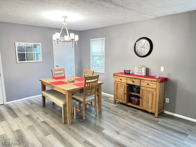 2194 Santom Road E, Stow, OH 44224