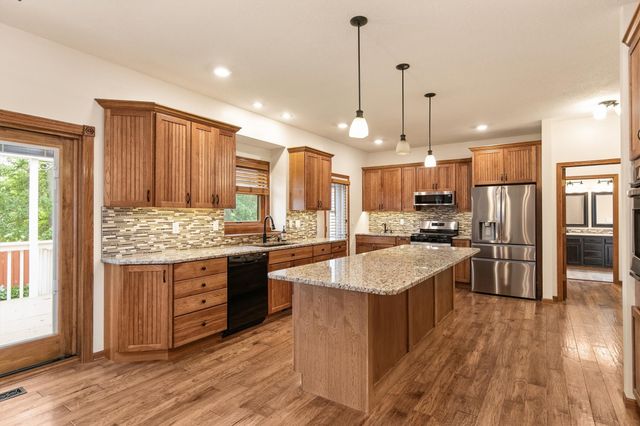 1009 NE 28th Street, Ankeny, IA 50021
