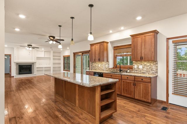 1009 NE 28th Street, Ankeny, IA 50021
