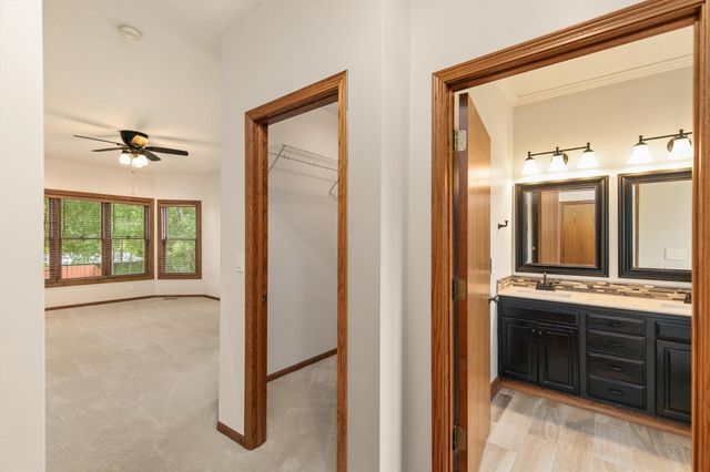 1009 NE 28th Street, Ankeny, IA 50021