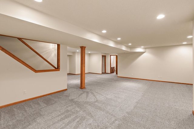 1009 NE 28th Street, Ankeny, IA 50021