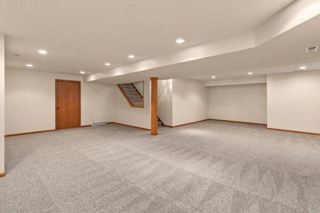 1009 NE 28th Street, Ankeny, IA 50021