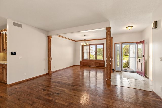 1009 NE 28th Street, Ankeny, IA 50021