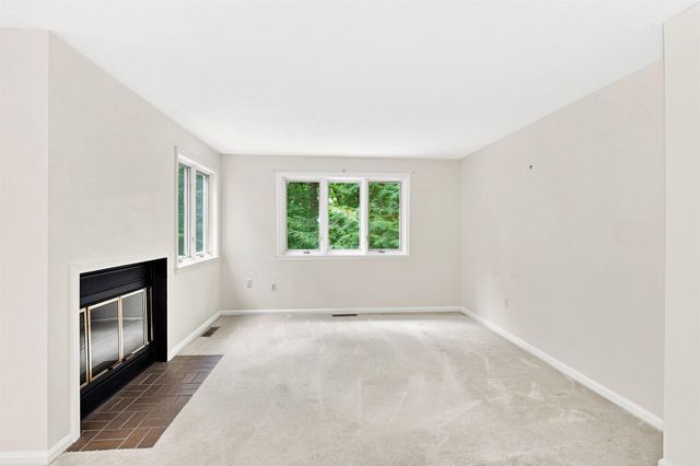 42 Dogwood Drive, Nashua, NH 03062