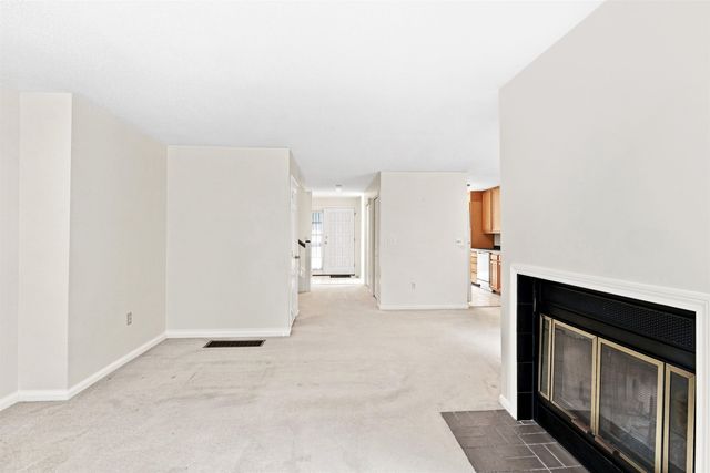 42 Dogwood Drive, Nashua, NH 03062