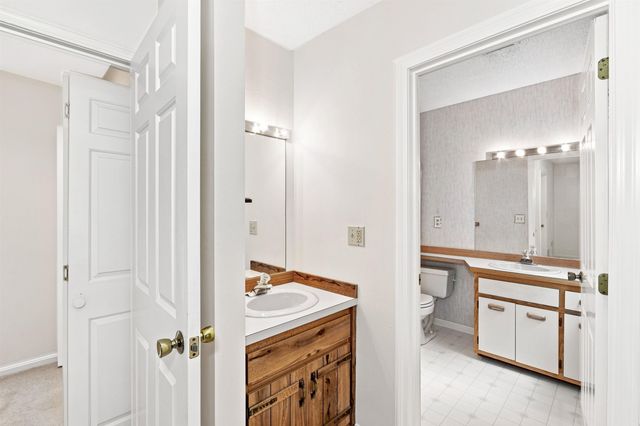 42 Dogwood Drive, Nashua, NH 03062