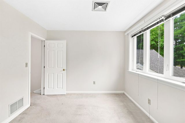 42 Dogwood Drive, Nashua, NH 03062