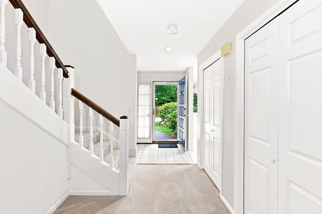 42 Dogwood Drive, Nashua, NH 03062