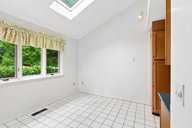 42 Dogwood Drive, Nashua, NH 03062