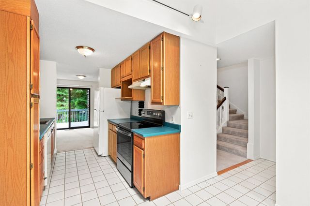 42 Dogwood Drive, Nashua, NH 03062