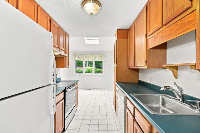 42 Dogwood Drive, Nashua, NH 03062