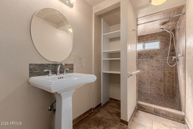 94 W ARNETT Drive, Superior, AZ 85173