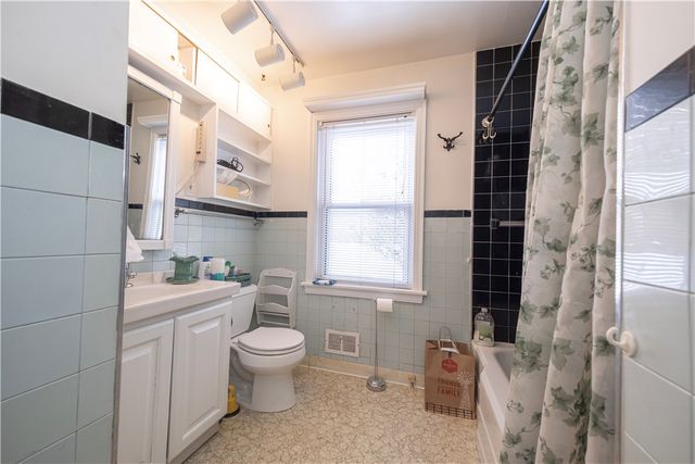 30 Crystal Pl, Oakmont, PA 15139