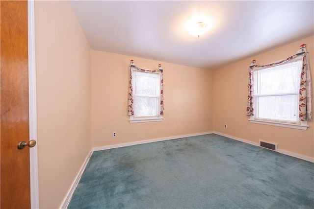 30 Crystal Pl, Oakmont, PA 15139