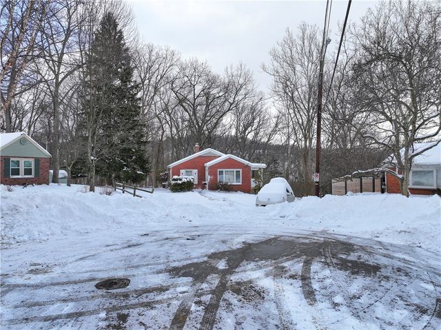 30 Crystal Pl, Oakmont, PA 15139