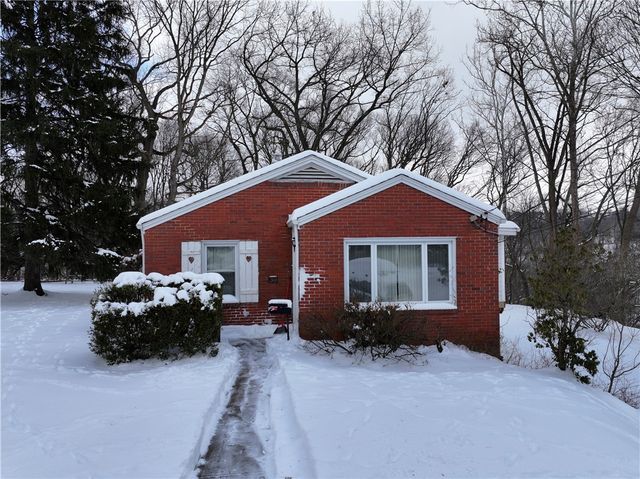 30 Crystal Pl, Oakmont, PA 15139