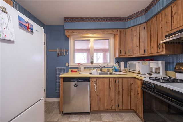 30 Crystal Pl, Oakmont, PA 15139