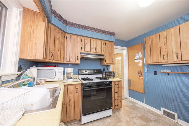 30 Crystal Pl, Oakmont, PA 15139