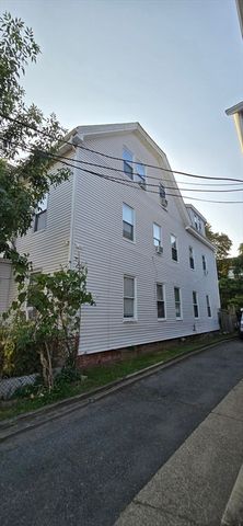 103 Warren St, Lynn, MA 01905