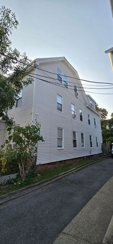 103 Warren St, Lynn, MA 01905