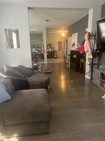 103 Warren St, Lynn, MA 01905