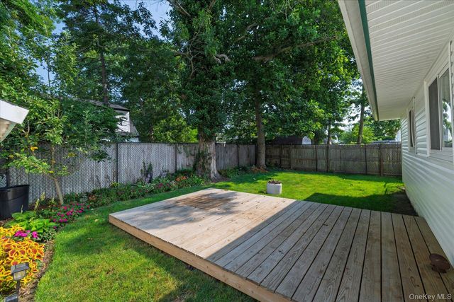 9 Robinson Drive, Shirley, NY 11967