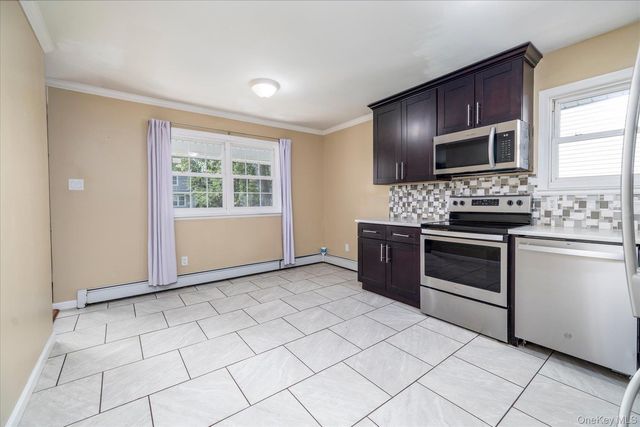 9 Robinson Drive, Shirley, NY 11967