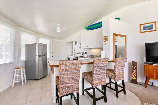 84-485 FARRINGTON Highway, Waianae, HI 96792