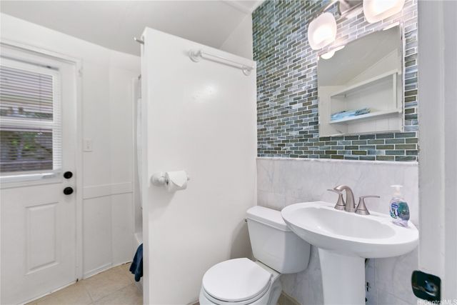 84-485 FARRINGTON Highway, Waianae, HI 96792