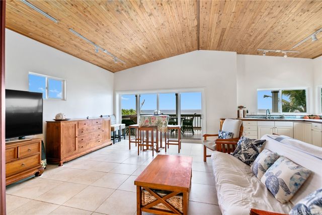 84-485 FARRINGTON Highway, Waianae, HI 96792