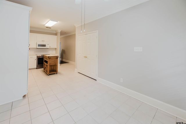 1928 Hollylake Cir, Tyler, TX 75703