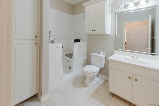 1928 Hollylake Cir, Tyler, TX 75703