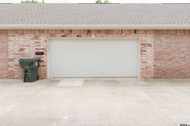 1928 Hollylake Cir, Tyler, TX 75703