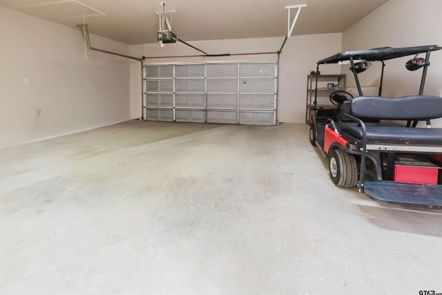 1928 Hollylake Cir, Tyler, TX 75703