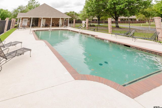 1928 Hollylake Cir, Tyler, TX 75703