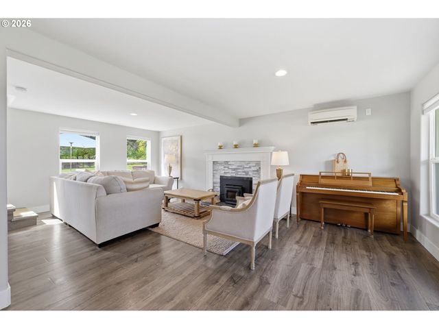 88160 HUSTON Rd, Veneta, OR 97487