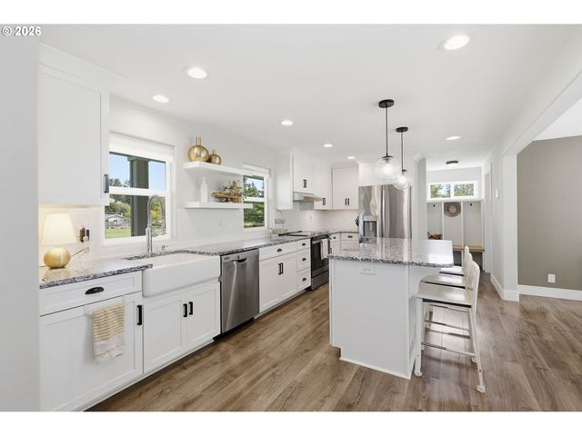 88160 HUSTON Rd, Veneta, OR 97487