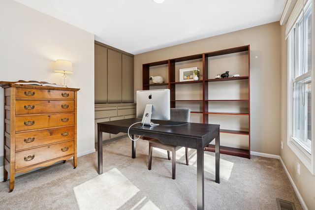 245 Stone Manor Circle, Batavia, IL 60510