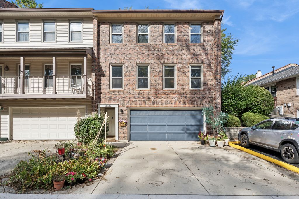 245 Stone Manor Circle, Batavia, IL 60510