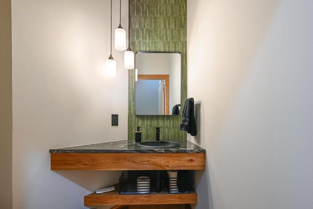 66 S Gardens Way, Fitchburg, WI 53711