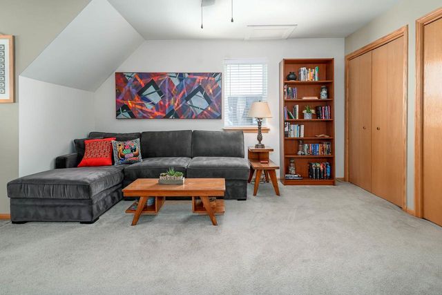 66 S Gardens Way, Fitchburg, WI 53711