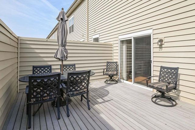 66 S Gardens Way, Fitchburg, WI 53711