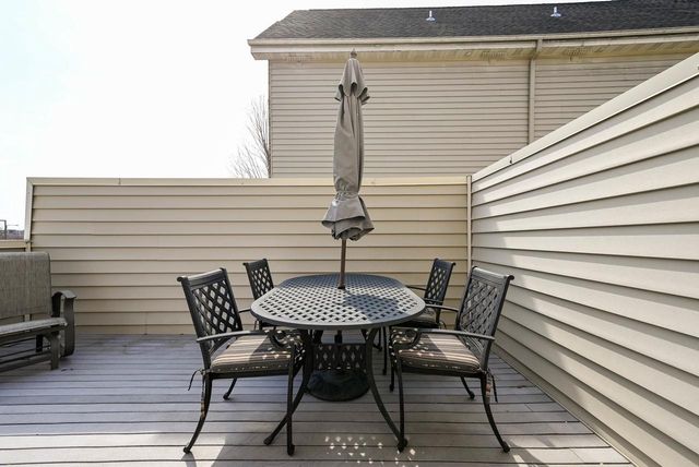 66 S Gardens Way, Fitchburg, WI 53711