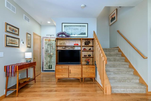 66 S Gardens Way, Fitchburg, WI 53711