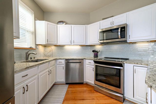 66 S Gardens Way, Fitchburg, WI 53711