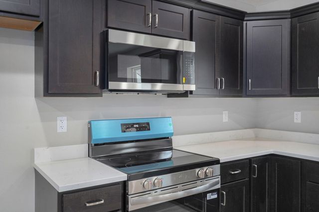 1815 N Tyler Avenue, Springfield, MO 65802