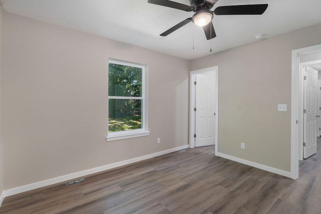 1815 N Tyler Avenue, Springfield, MO 65802